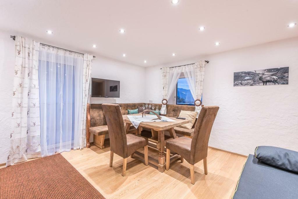 Haus Moesenlechner Apartment Maishofen Ngoại thất bức ảnh